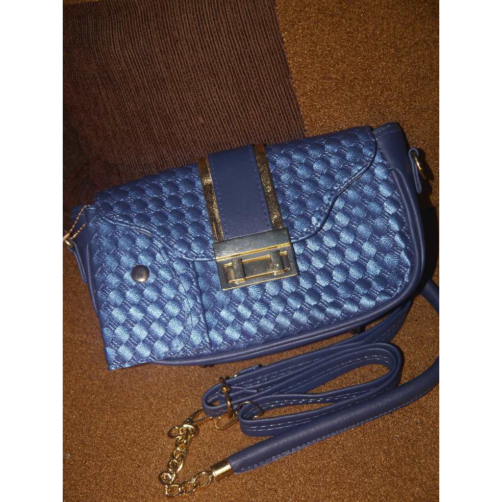 Tas selempang perempuan warna biru MINT