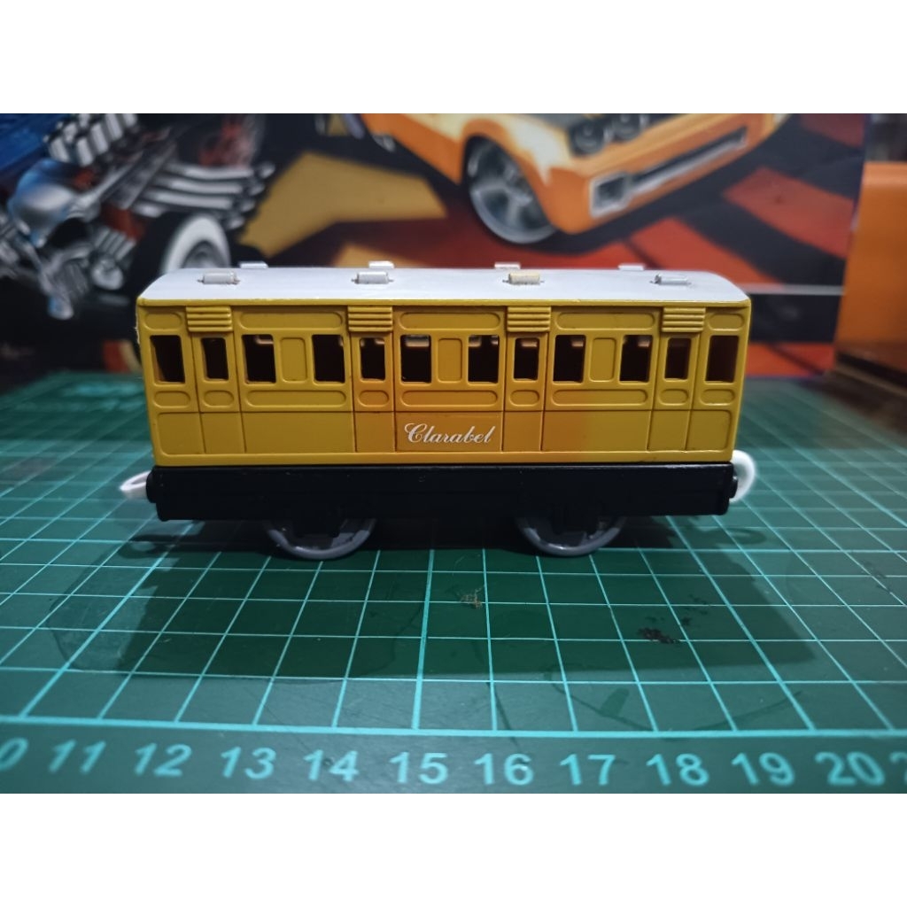 Tomy 2002 Thomas & Friends Clarabel Track master push/pull along carriage 2nd