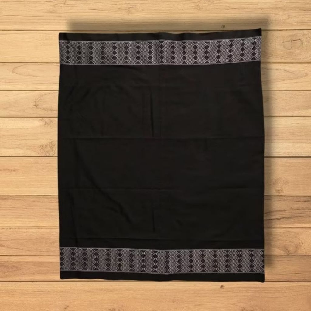 sarung tenun Naga