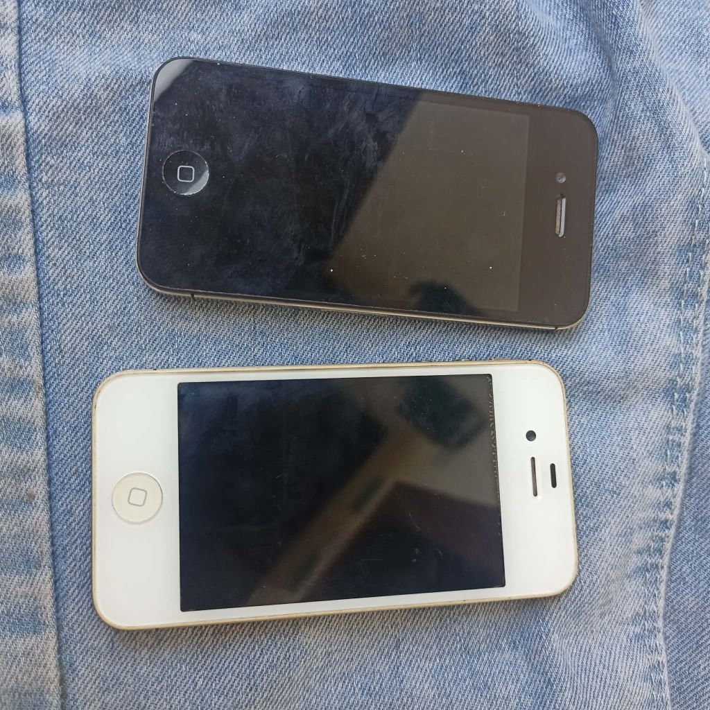 iPhone 4 (bahan)