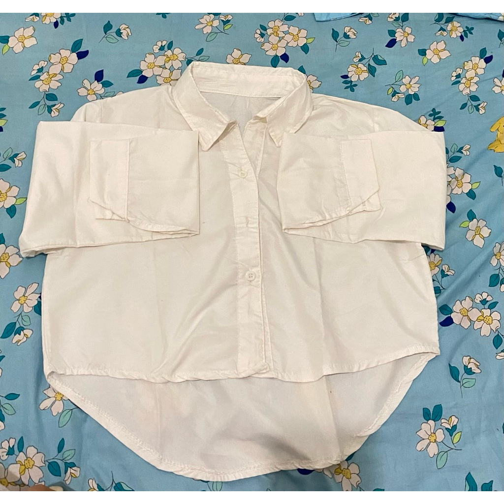kemeja putih crop