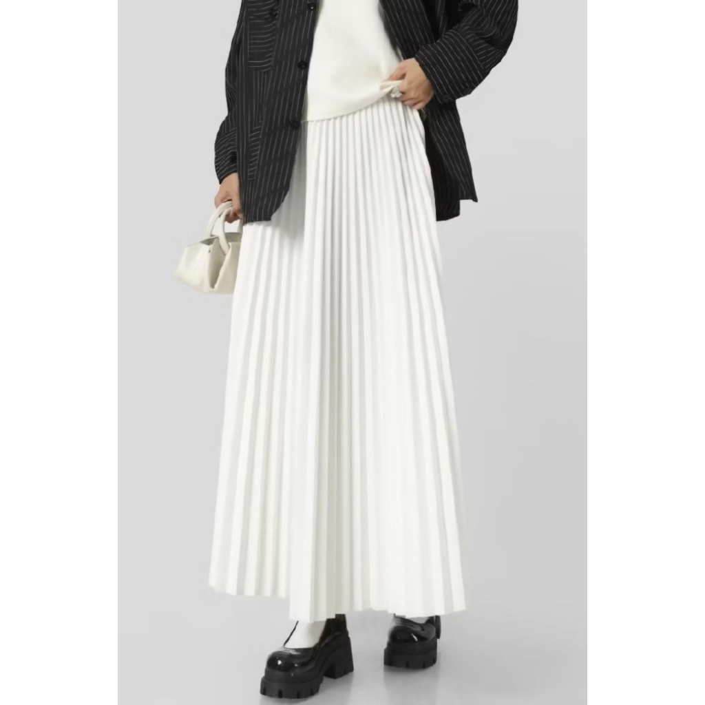 Preloved Saba Modest Sunray Skirt Warna Off White