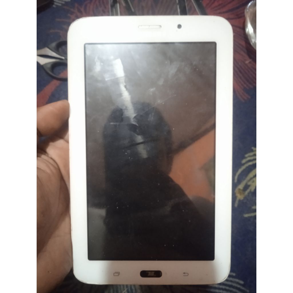 Tablet Samsung galaxy Tab 3 lite model SM-T111 minus lcd dan tombol