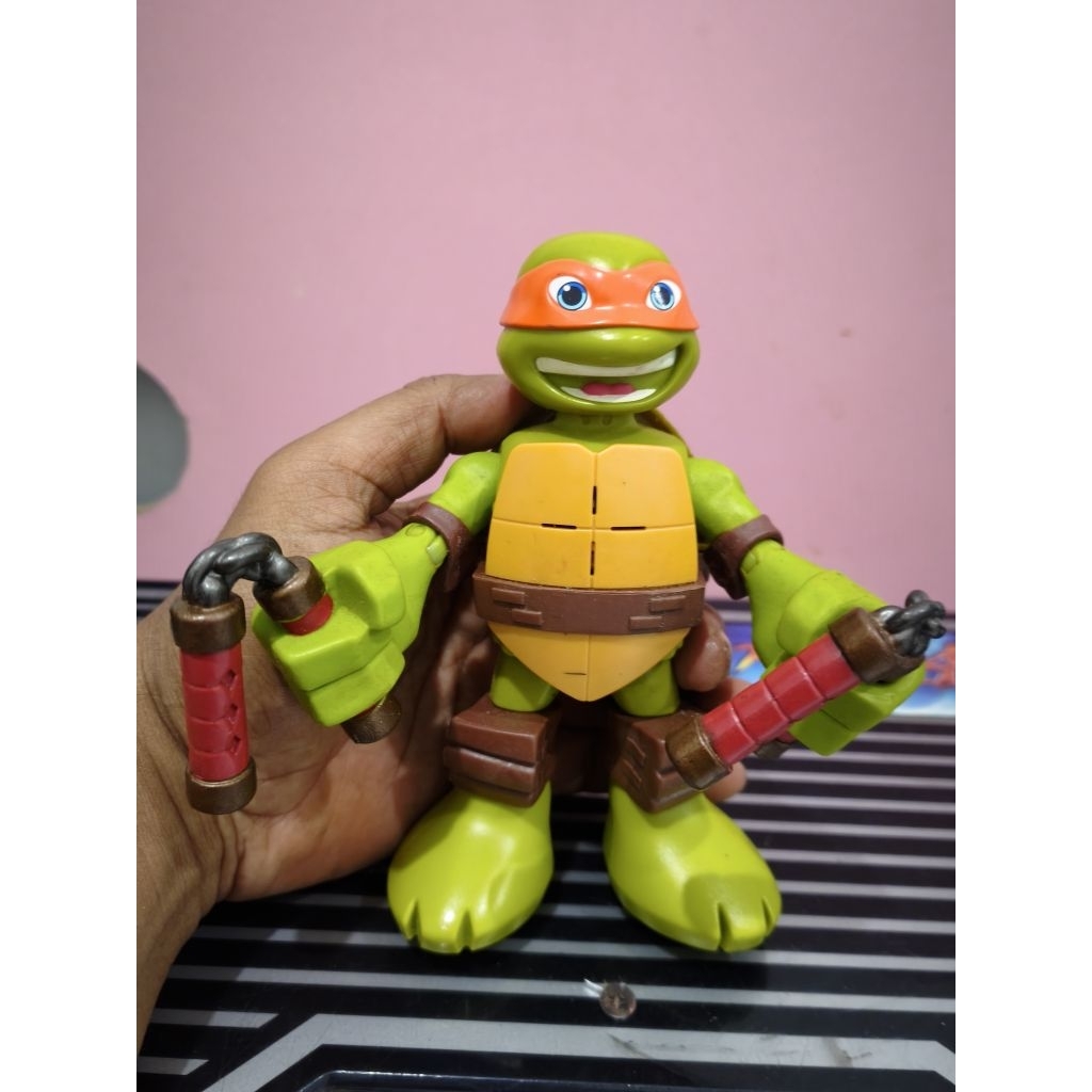 Playmates Toys TMNT Michaelangelo Action Figure
