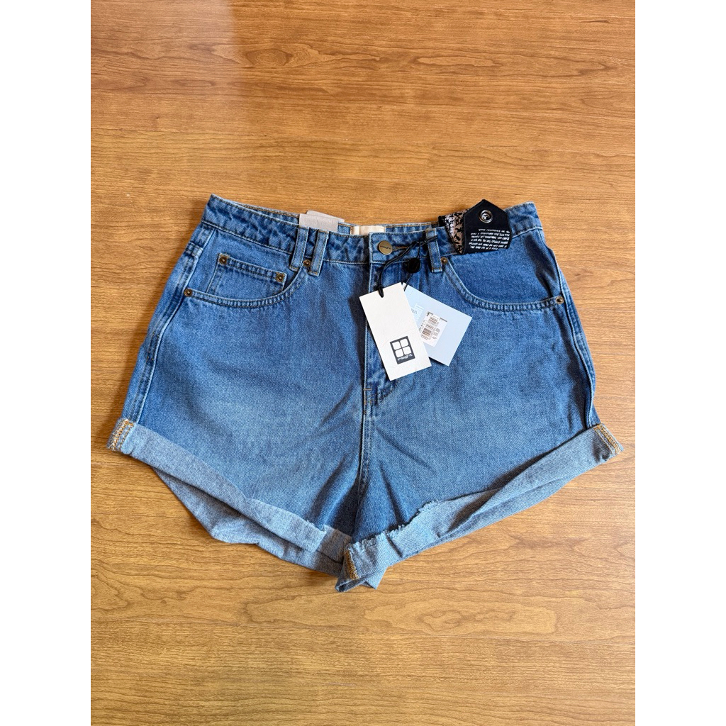 CELANA PENDEK WANITA INSIGHT ORIGINAL DISKON OUTLET SIZE 30(lp 80cm)