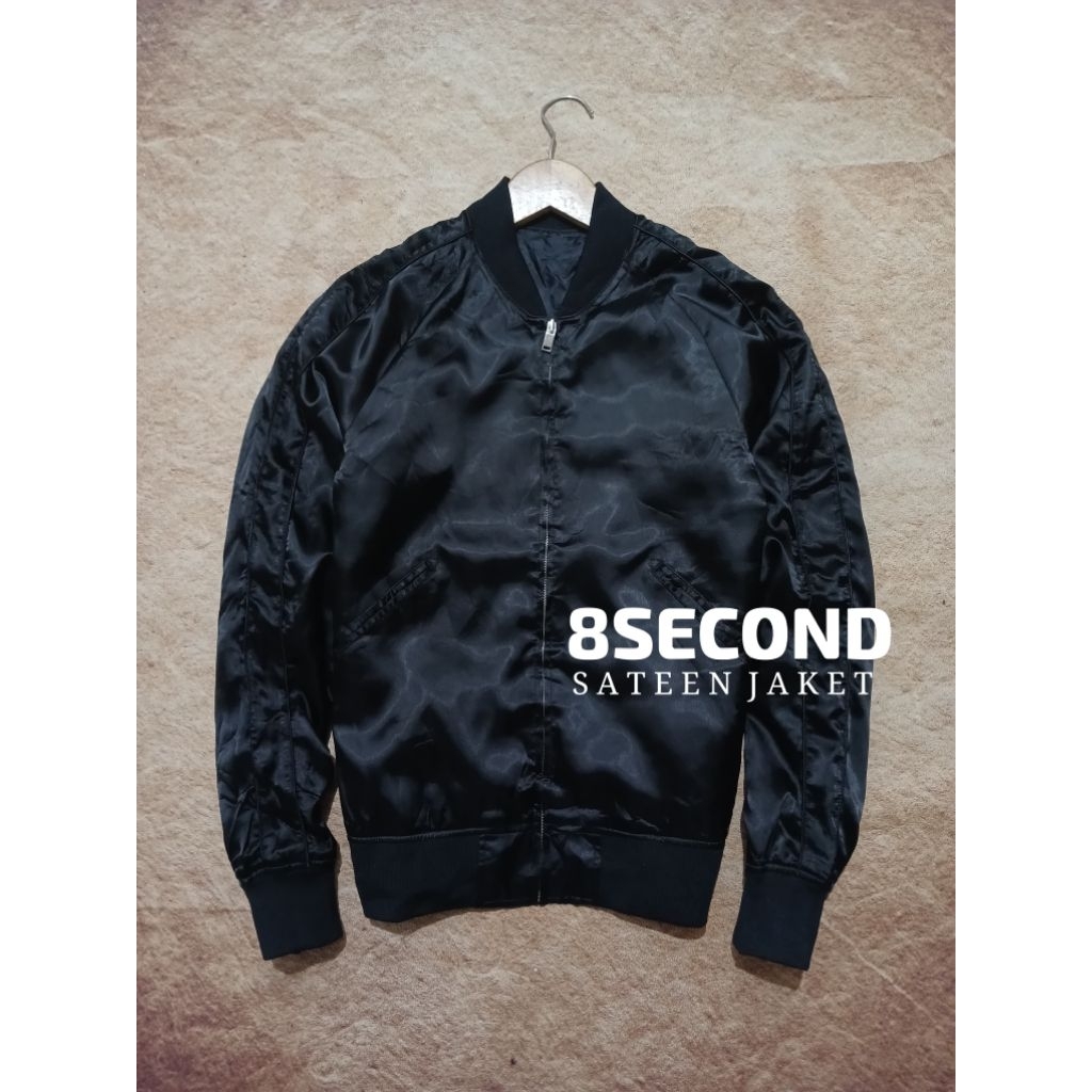 Jaket bomber 8SECONDS bahan sateen bekas pakai