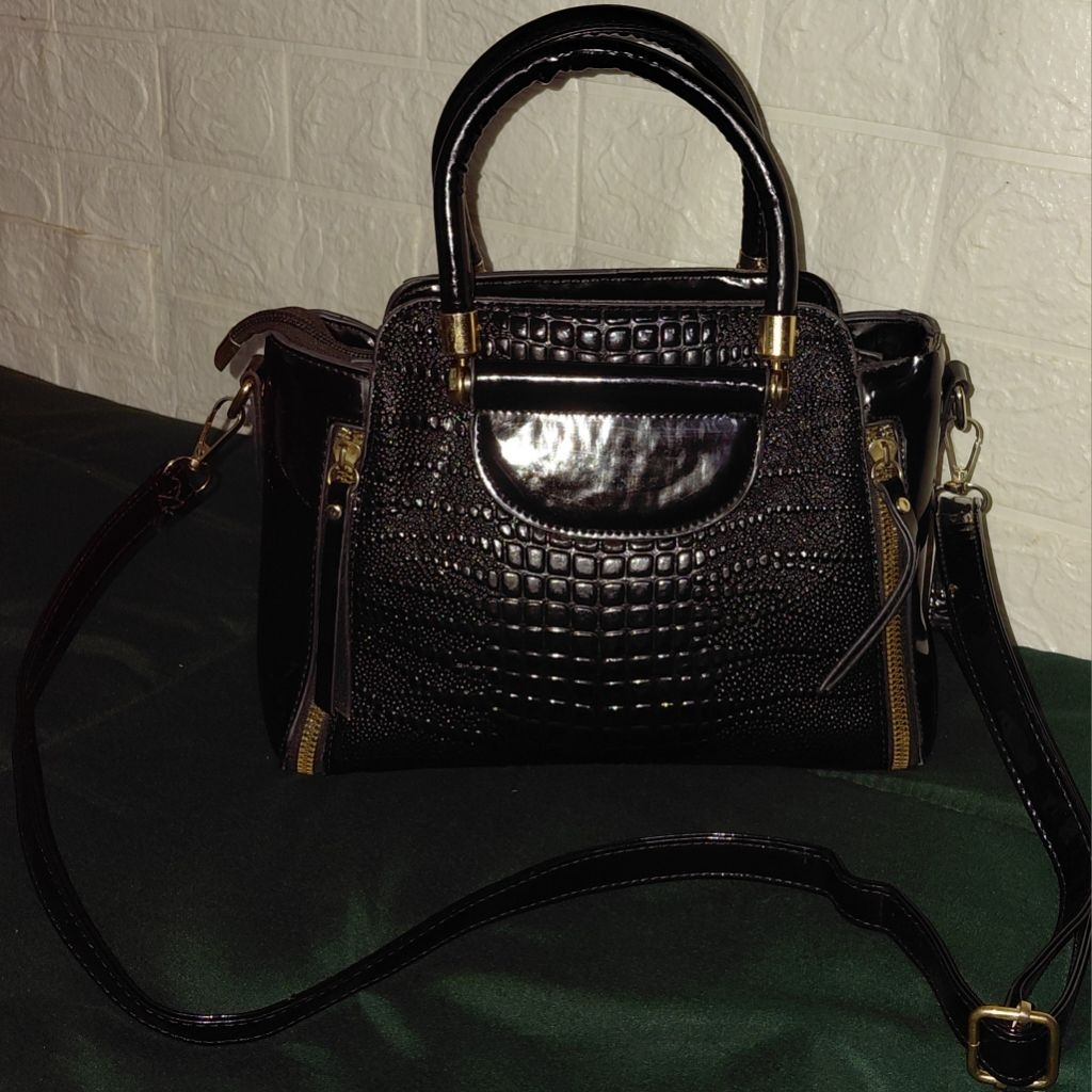 Preloved Tas Selempang Wanita Shoulder Hand Bag Glossy