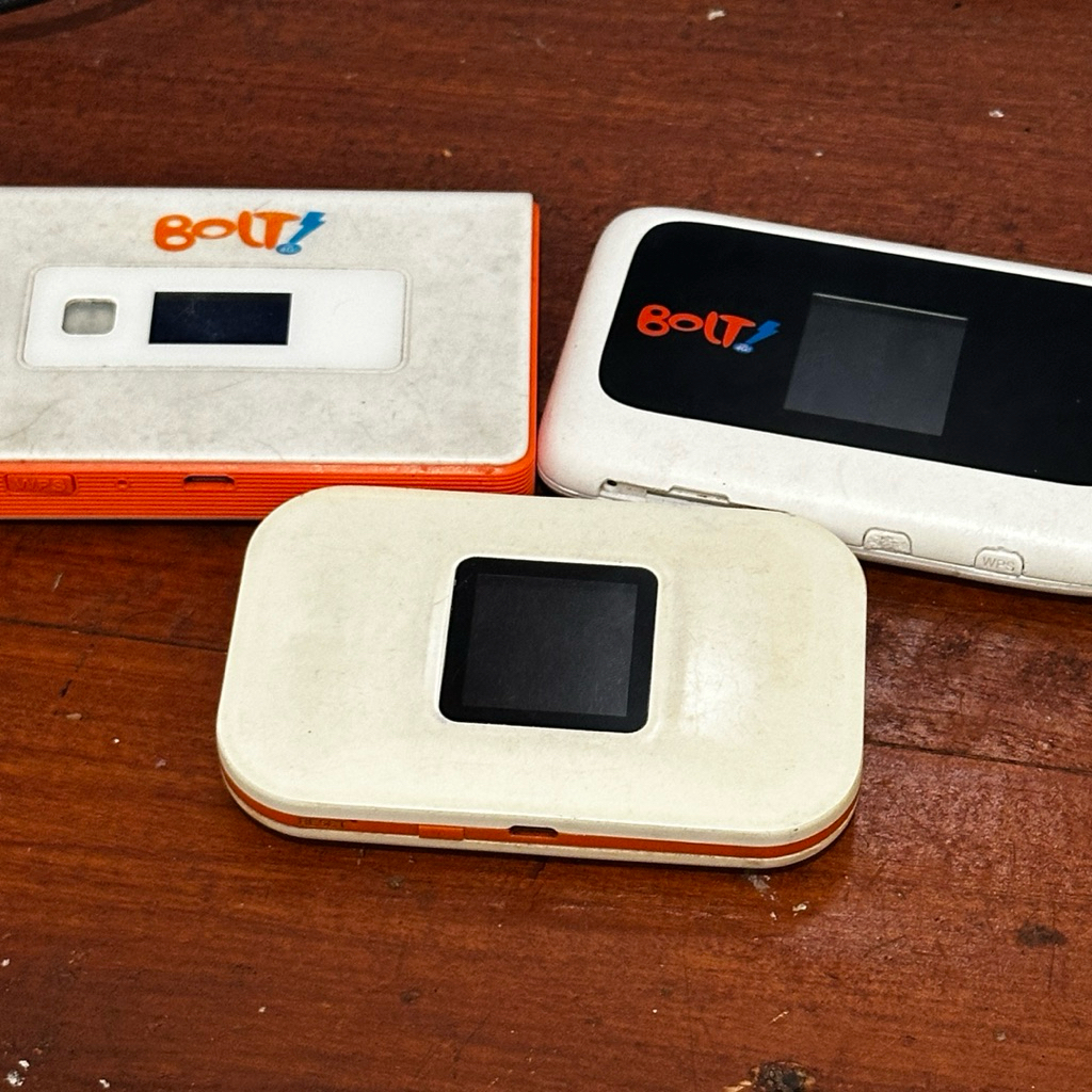 MODEM WIFI BOLT BISA KARTU TELKOMSEL & SMARTFREN