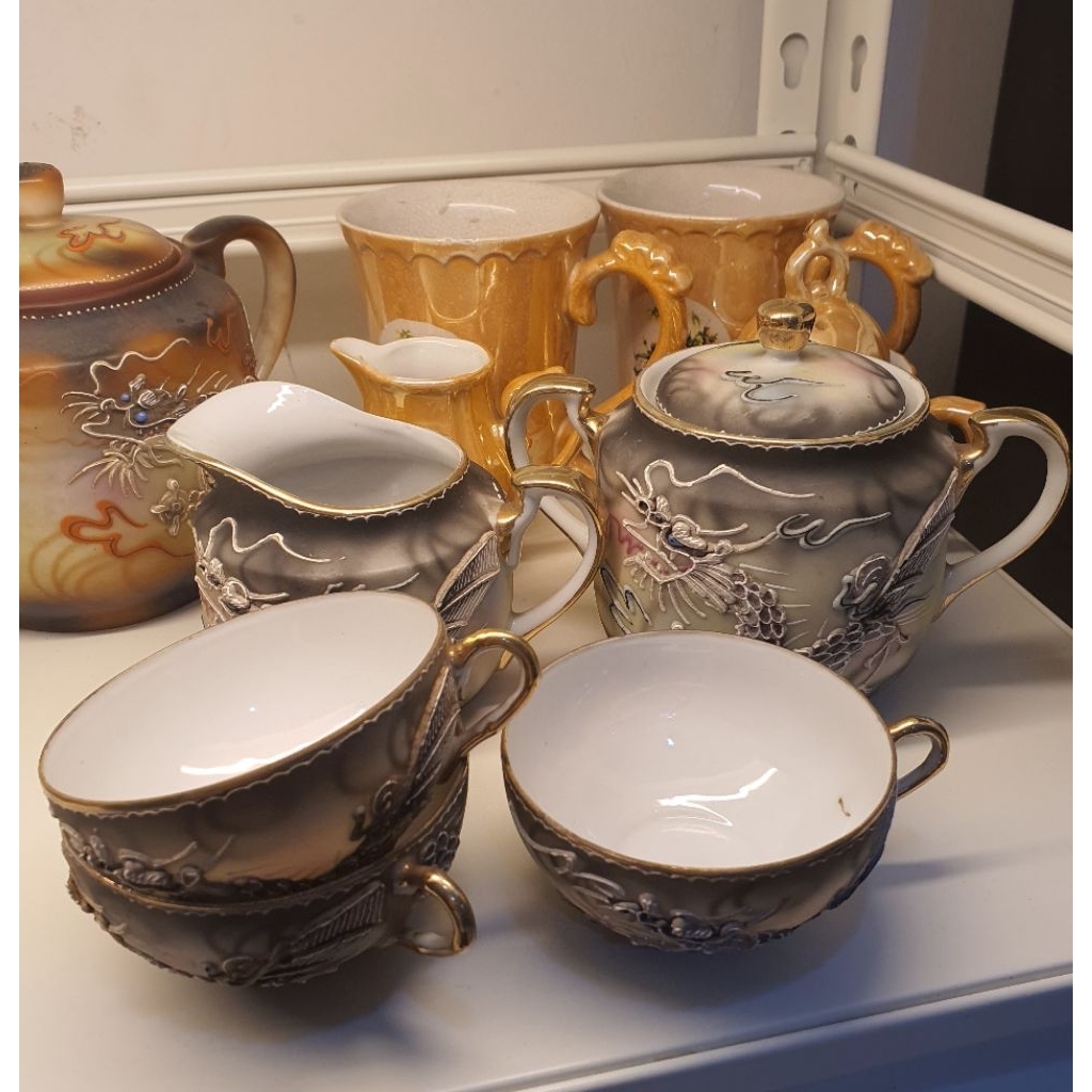 Tea set Satsuma Moriage dragonwareMade in japan
Start proudksi tahun 1920-1950an
Tipis berkualitas, 