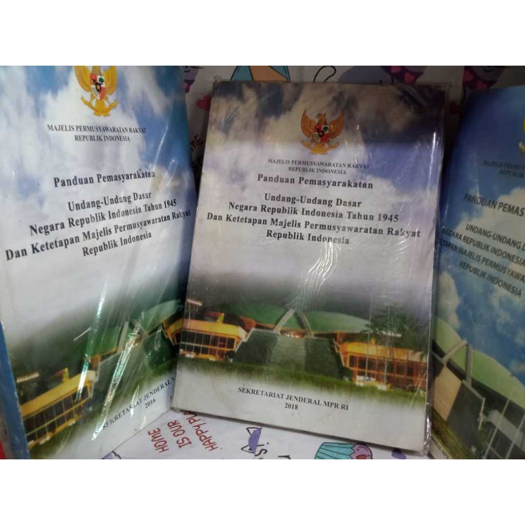 Obral Serba 10rb Buku Panduan Pemasyarakatan UUD1945 & TAP MPR. Original preloved  Rp 10.000