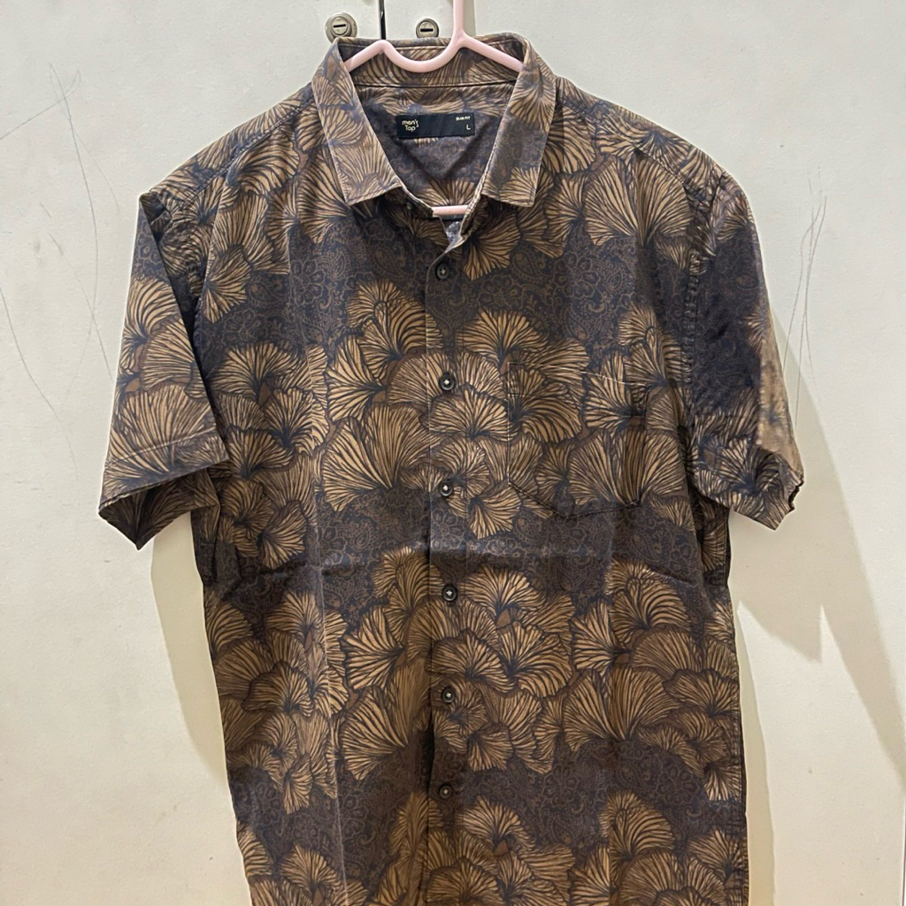 Preloved Kemeja Batik brand Mens Top