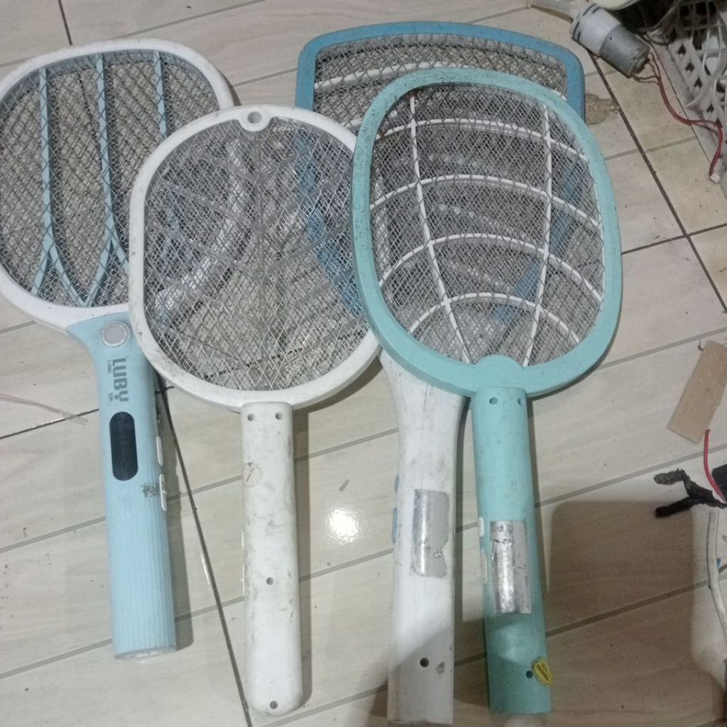 RAKET NYAMUK BAHAN SERVISAN (RUSAK)