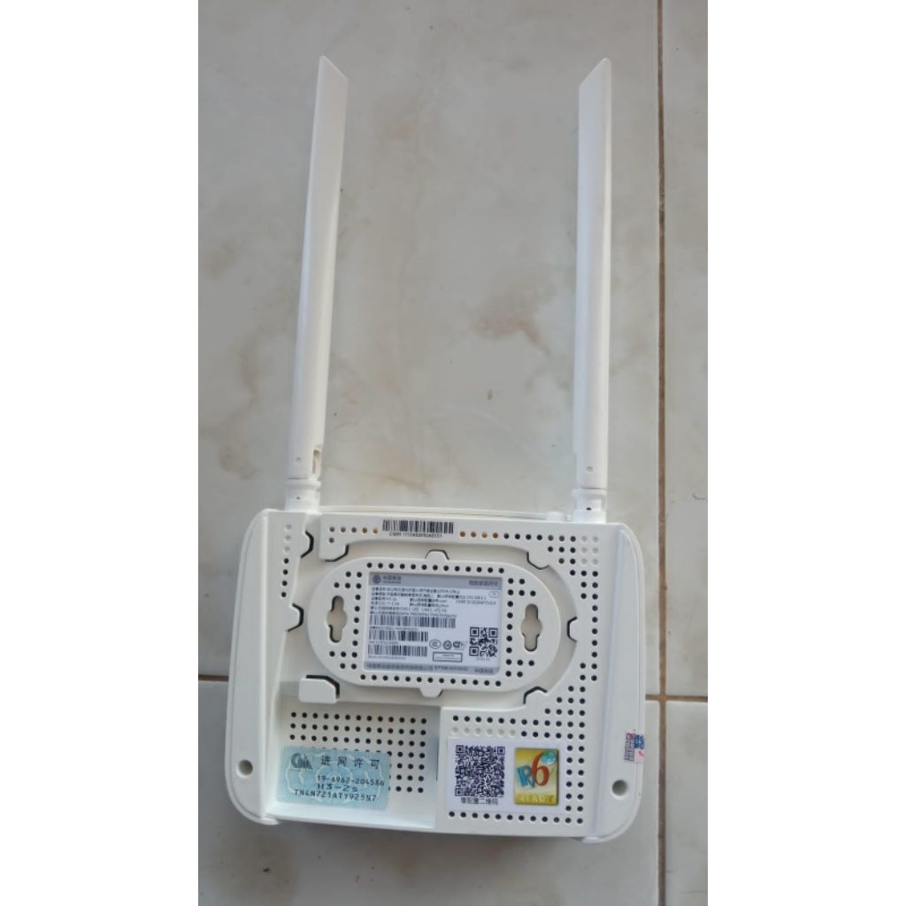 Modem XPON H3-2S DUAL BAND EPON-GPON dengan Dua Pilihan Adaptor