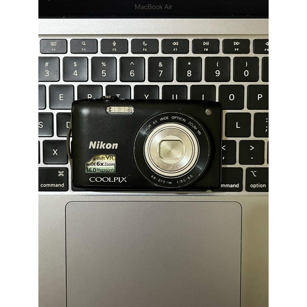 Nikon S3300