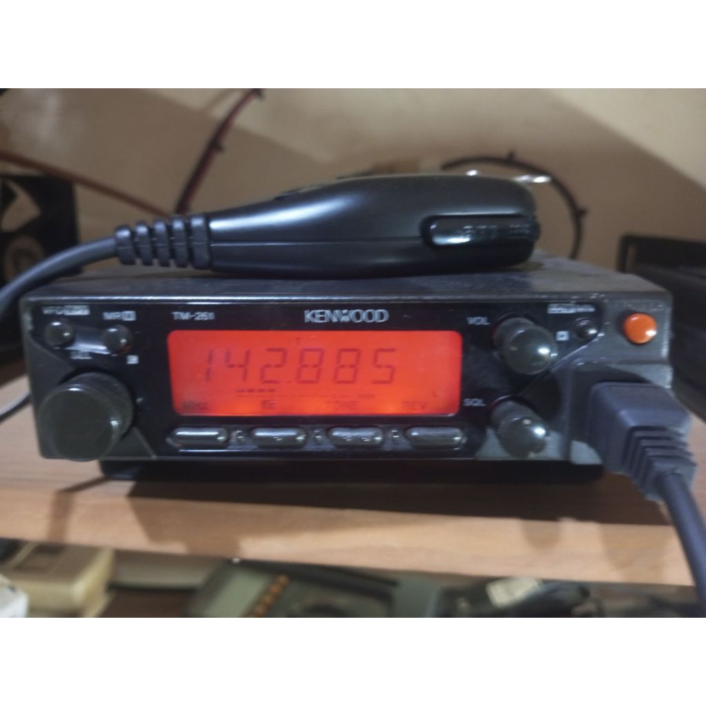 Radio Rig Kenwood TM _261