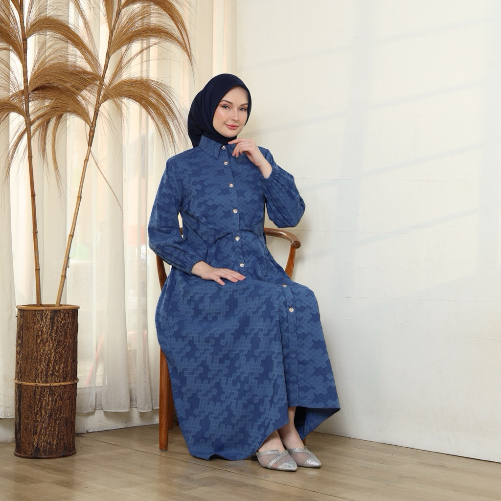 DELUMI MIDI DRESS IN DENIM BLUE