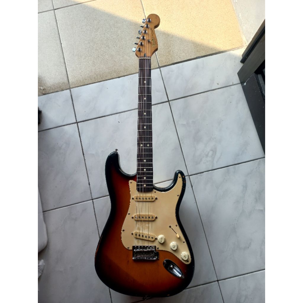 gitar merk fender stratocaster std series asli original made in mexico