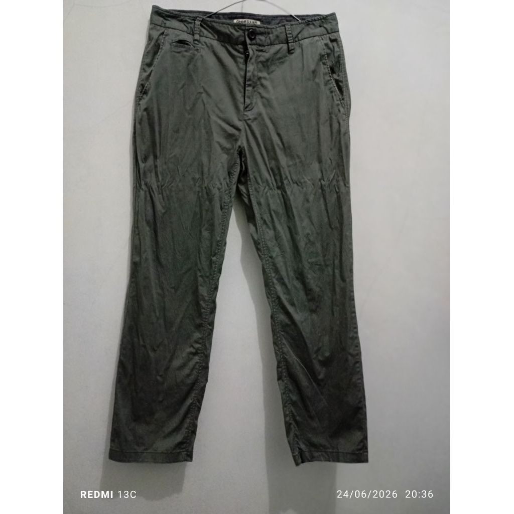 preloved celana panjang chino pria giordano