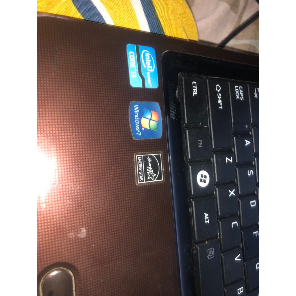 laptop toshiba satellit L745