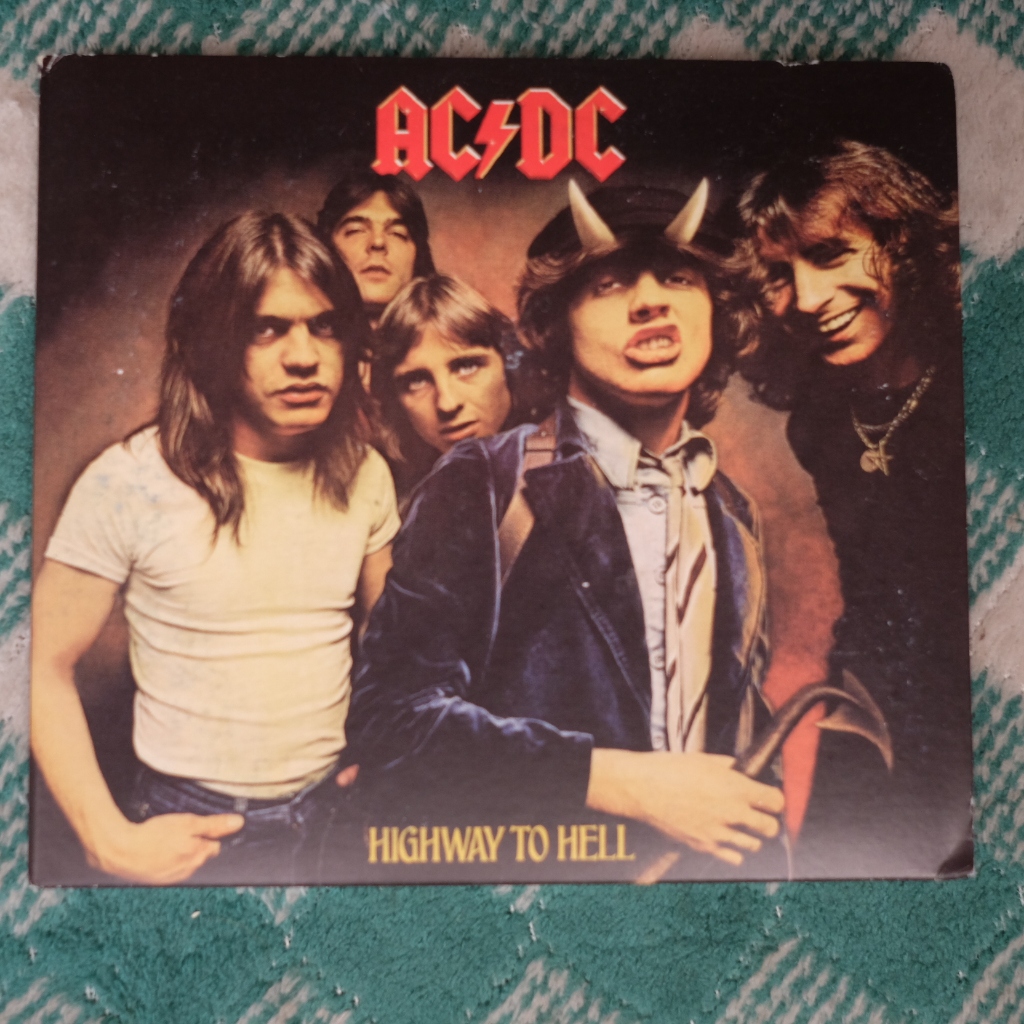 CD ACDC  --  HIGHWAY TO HELL