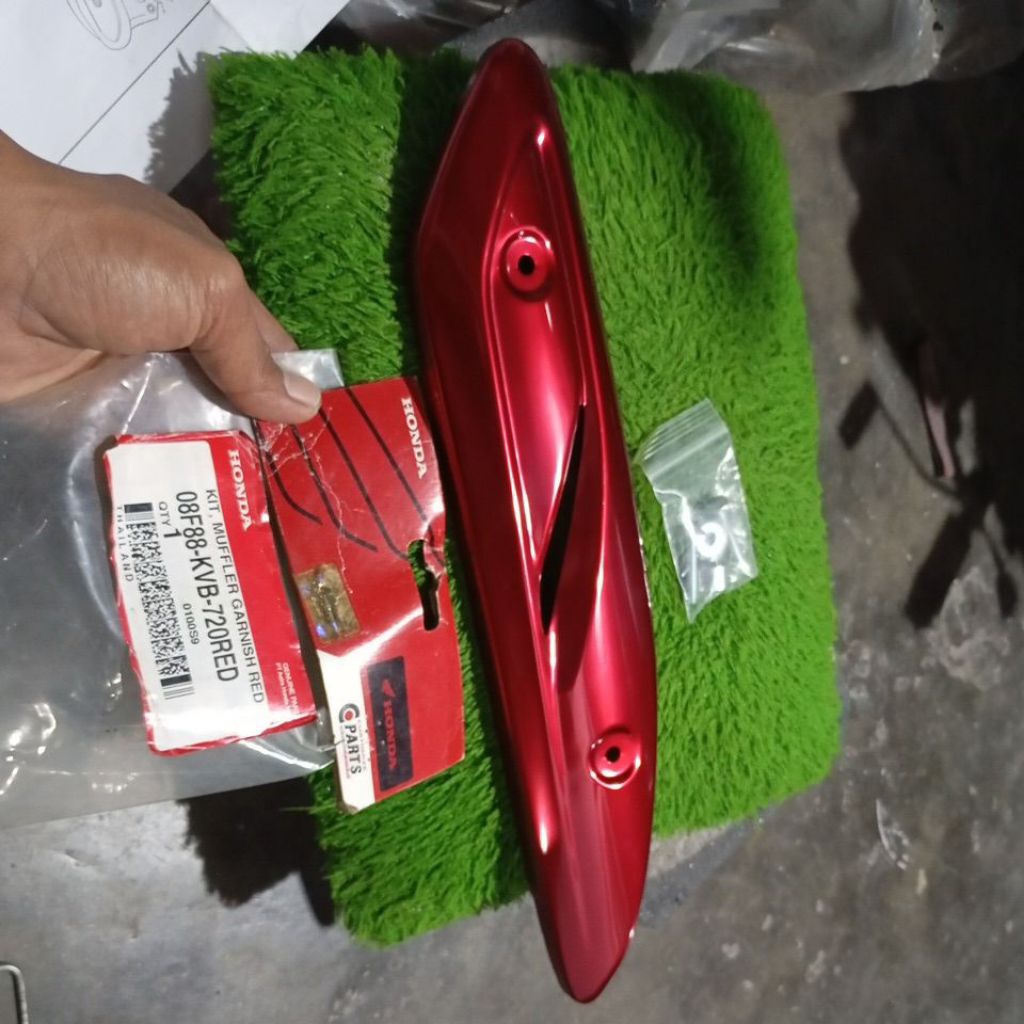 muffler garnish red honda honda vario 110 cw karbu ORIGINAL HONDA THAILAND