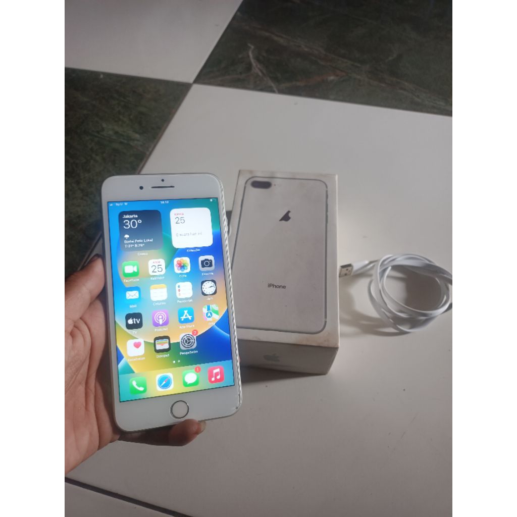 iPhone 8+ 64gb