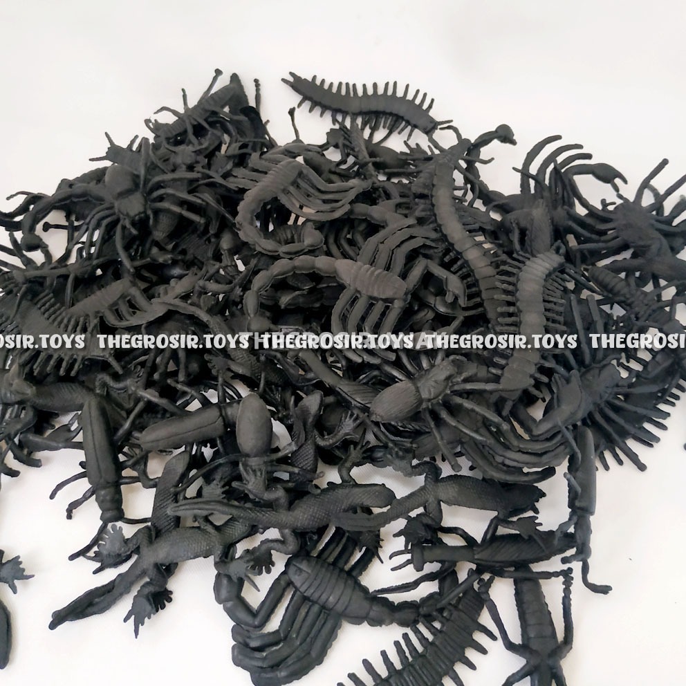 TGT Serangga Hitam RANDOM Mainan Prank Insects Kalajengking Lipan Kadal Belalang Laba Semut Kumbang 