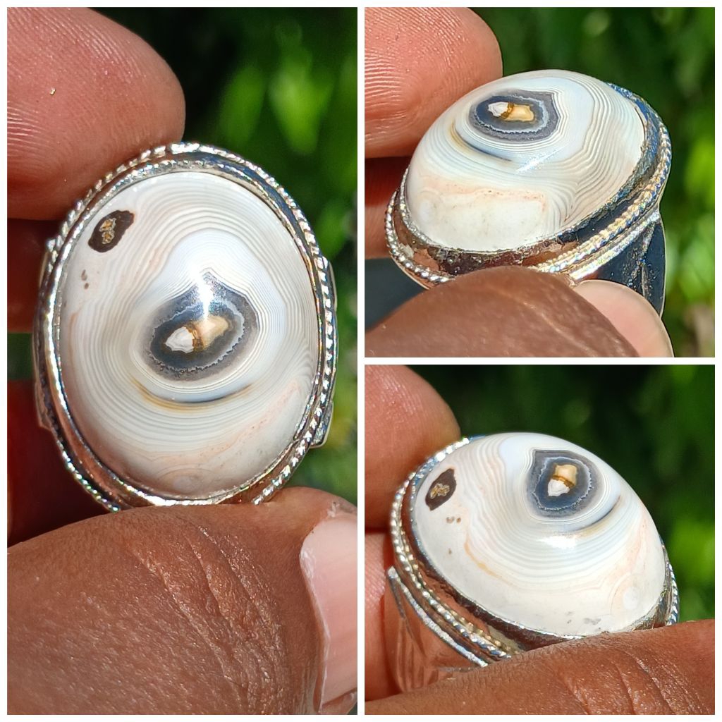 Batu unik antik
