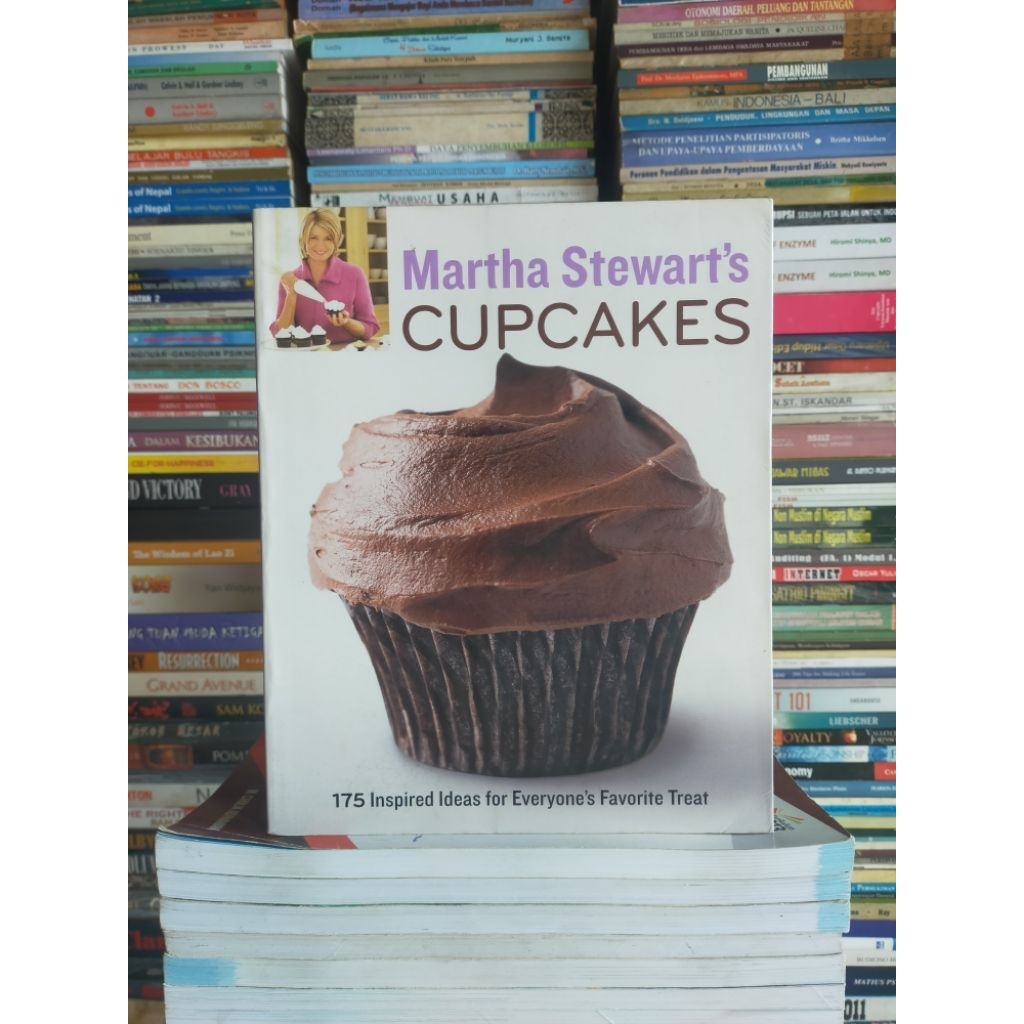 Buku Import : Martha Stewart's CUPCAKES