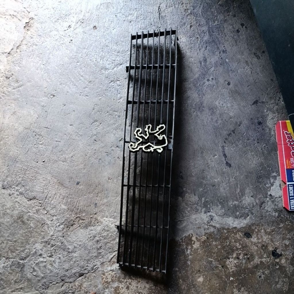 grill Peugeot 504