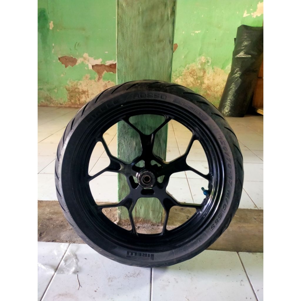 velg depan r25 original ban Pirelli Diablo Rosso sport