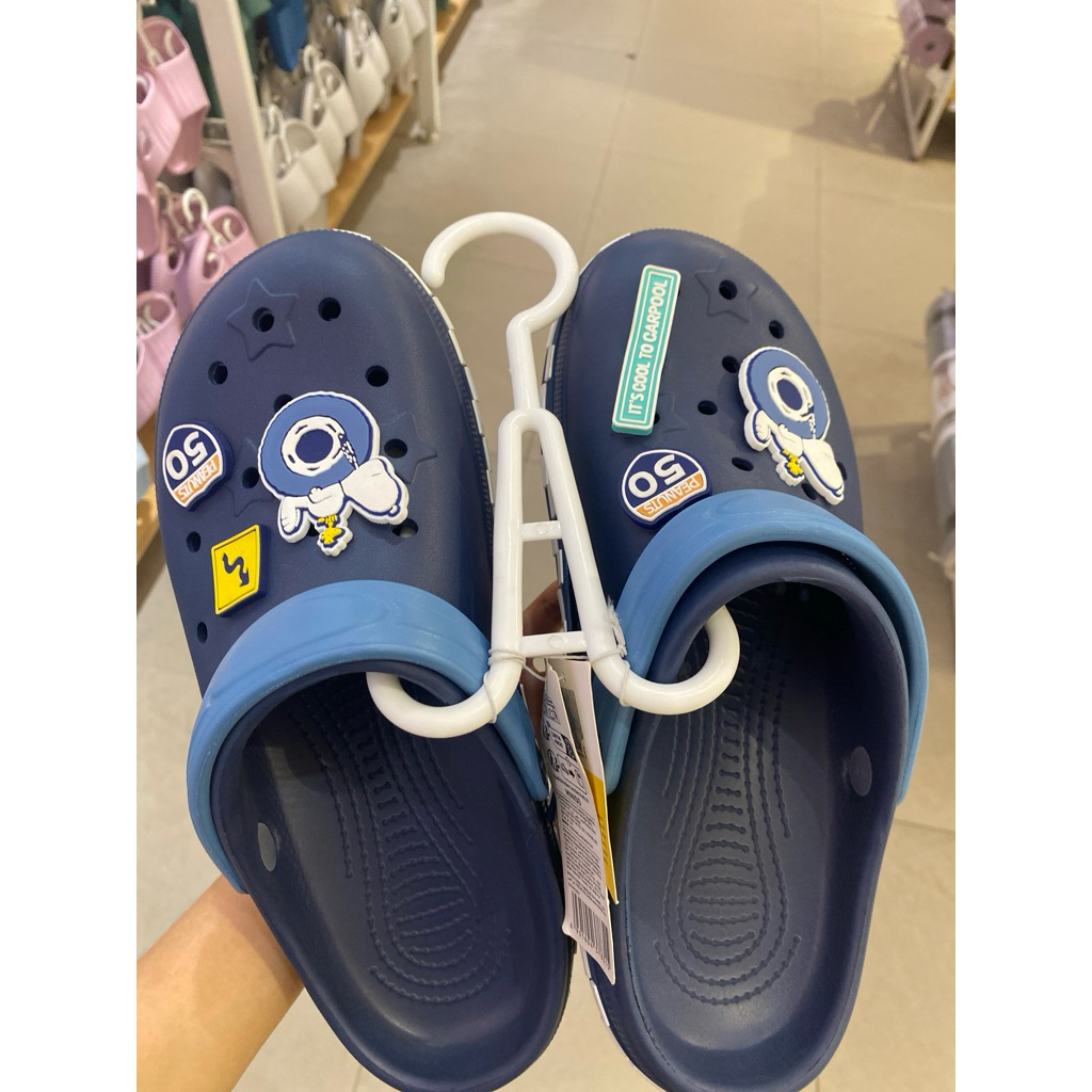 Miniso Sandal Slippers Pria Snoopy Collection Clogs (Blue 43-44)
