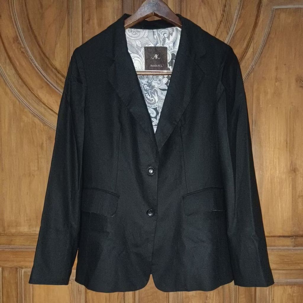 PRELOVED ANDIS.K.L Blazer Formal Slimfit Wanita Hitam LD 92