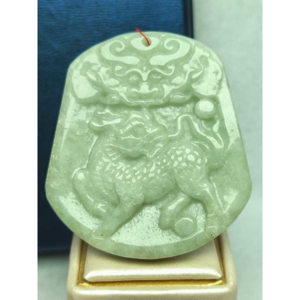 Liontin Besar Giok Jadeite Jade Wuji Ukir Qilin Playing with Pearl 100% Natural Jade