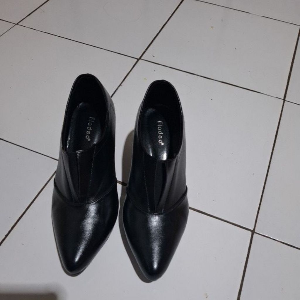 Fladeo Black Pointed Toe Heels – Sepatu Kerja Wanita Elegan