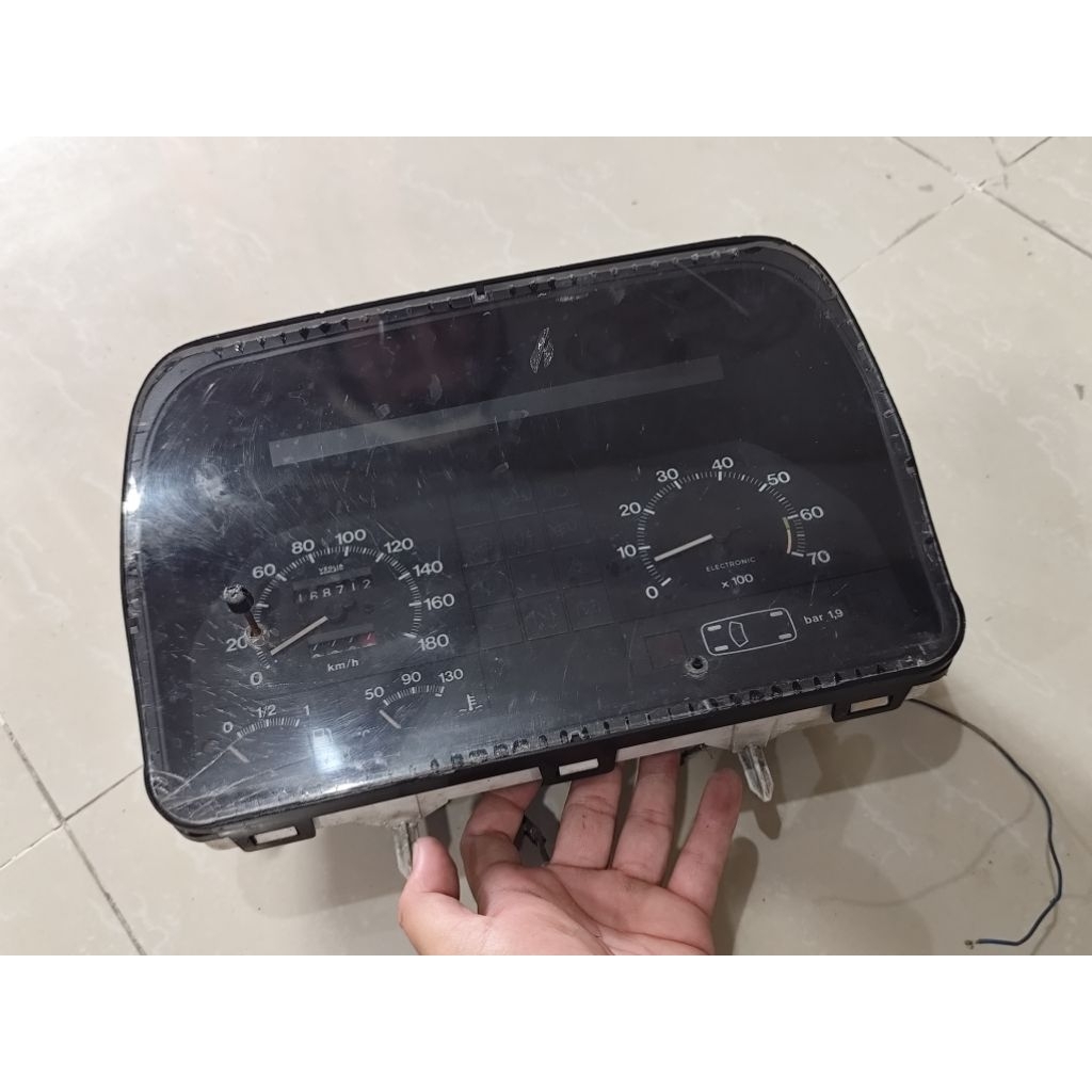 Spedometer mobil Fiat uno