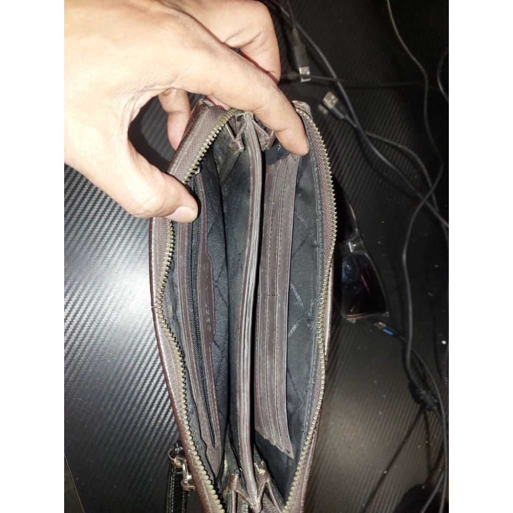 TAS TANGAN / CLUTCH OBERMAIN