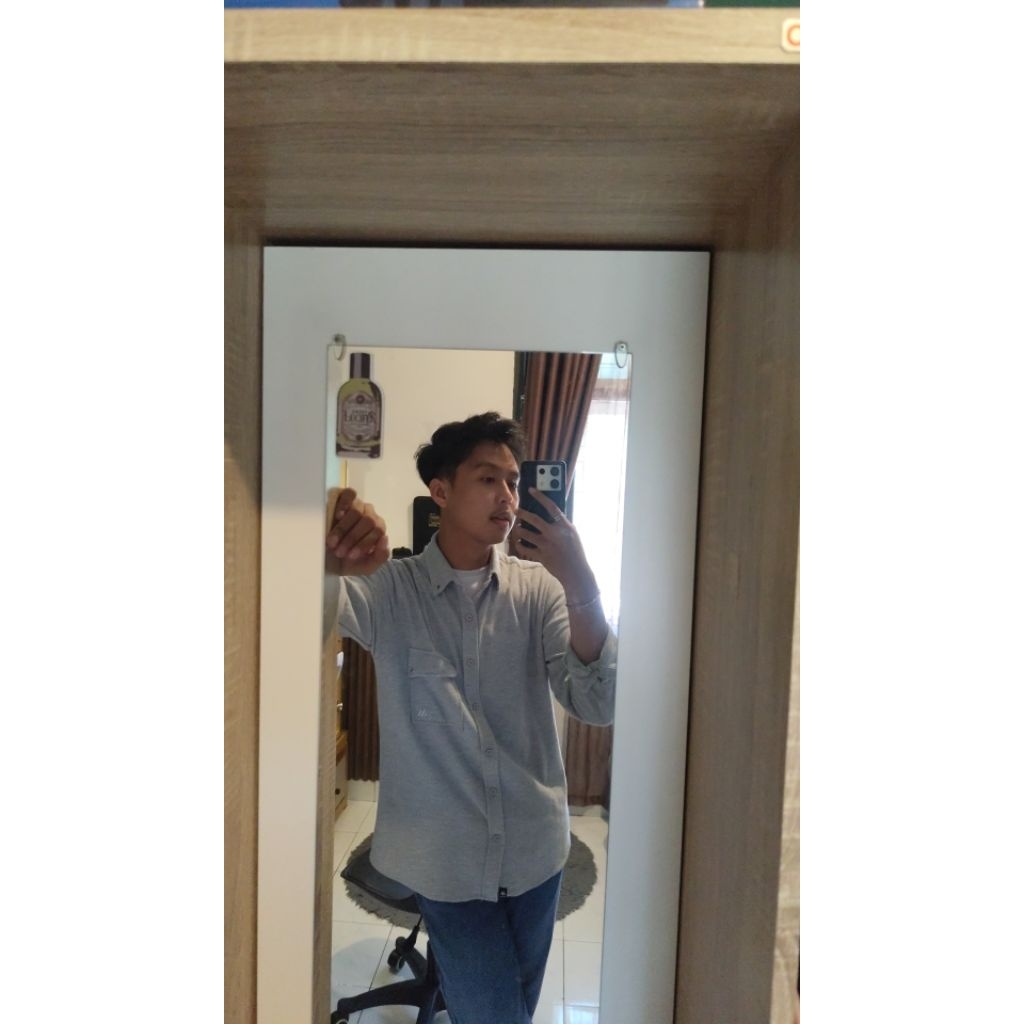 baju thrift pria