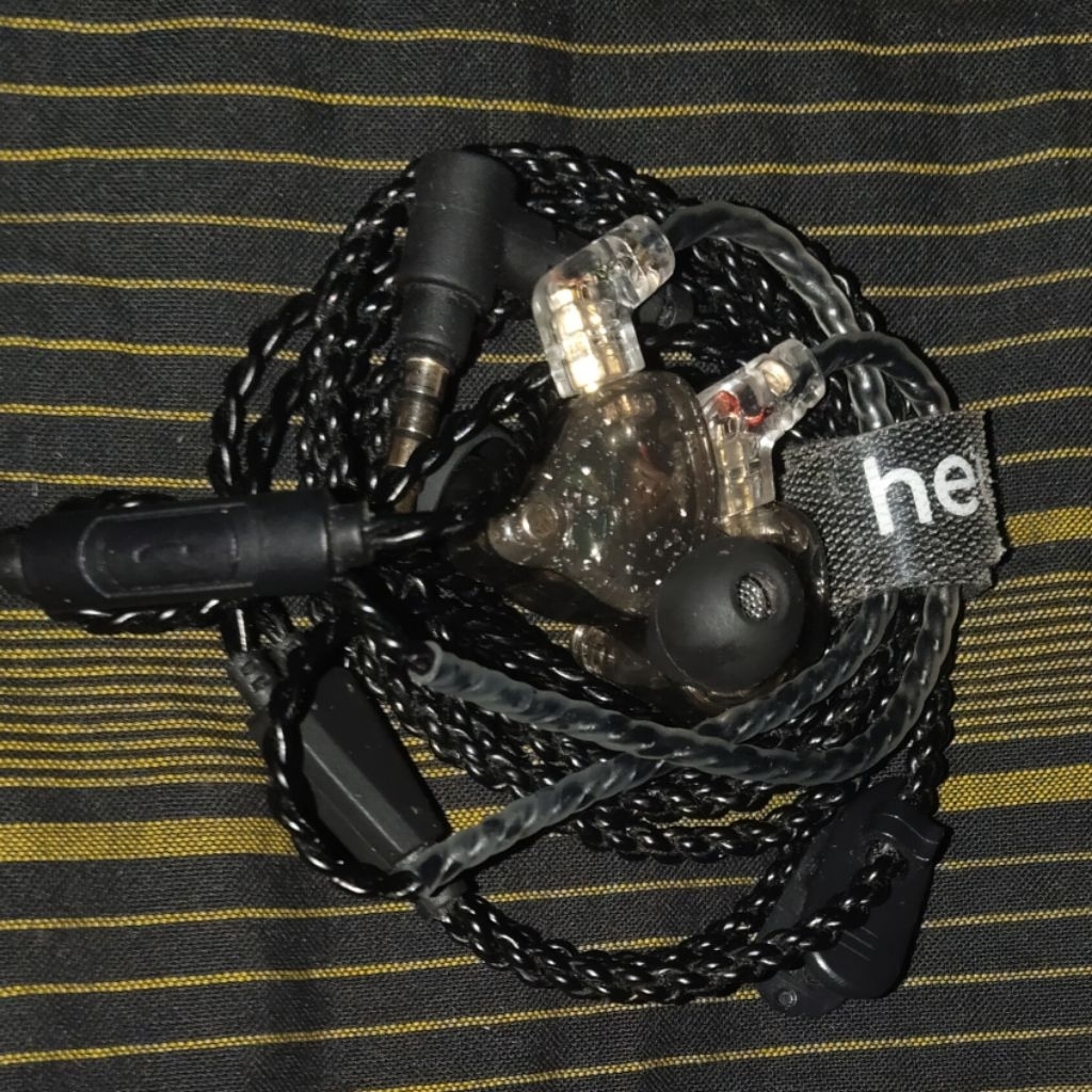 Qkz ak6 pro dan Kz edx pro bekas