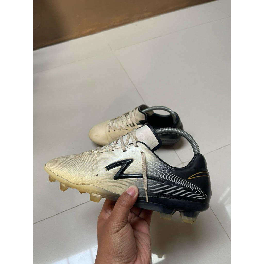 sepatu bola bekas second sz 39
