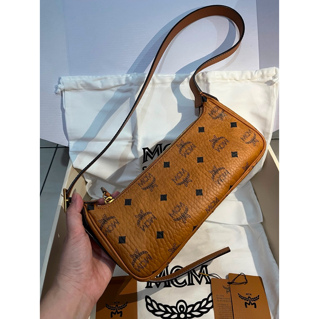 PRELOVED LIKE NEW - MCM Authentic