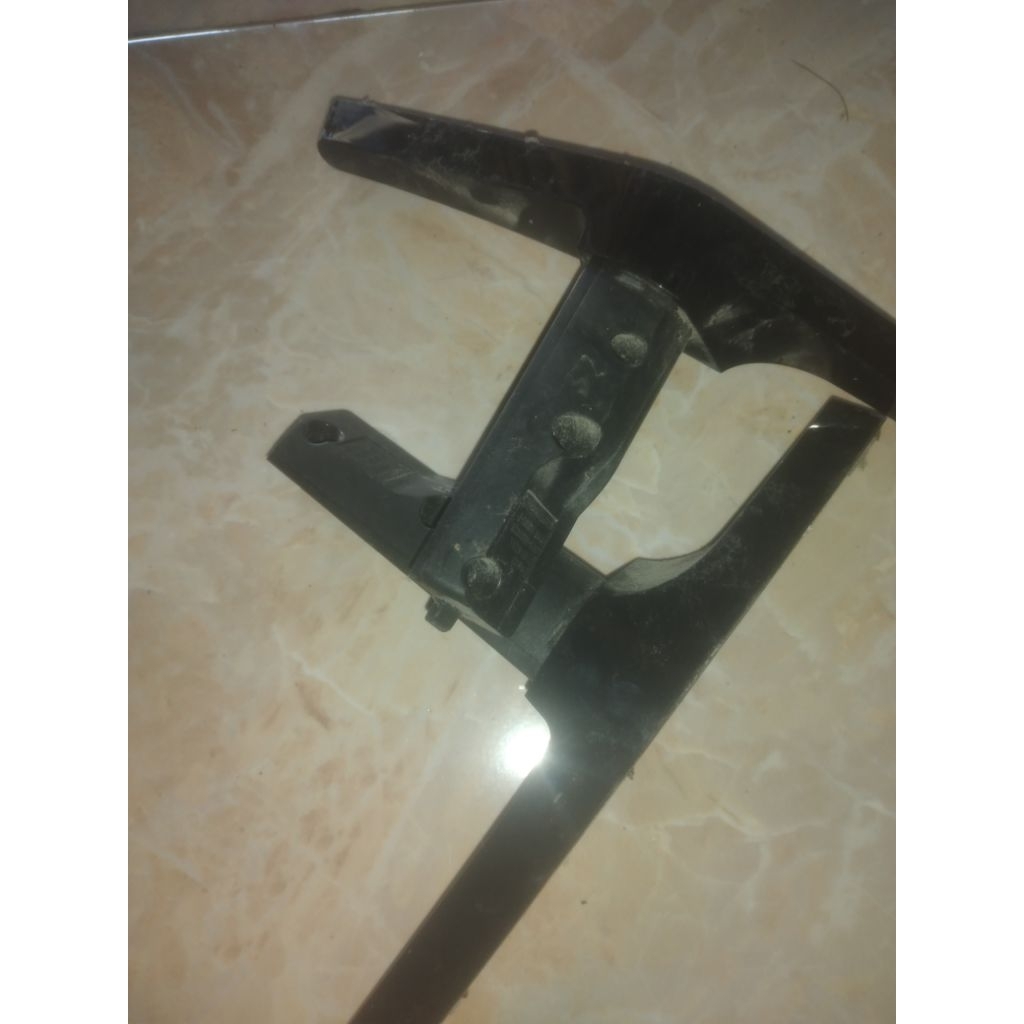 Kaki penyangga dudukan bawah bekas tv samsung 43in