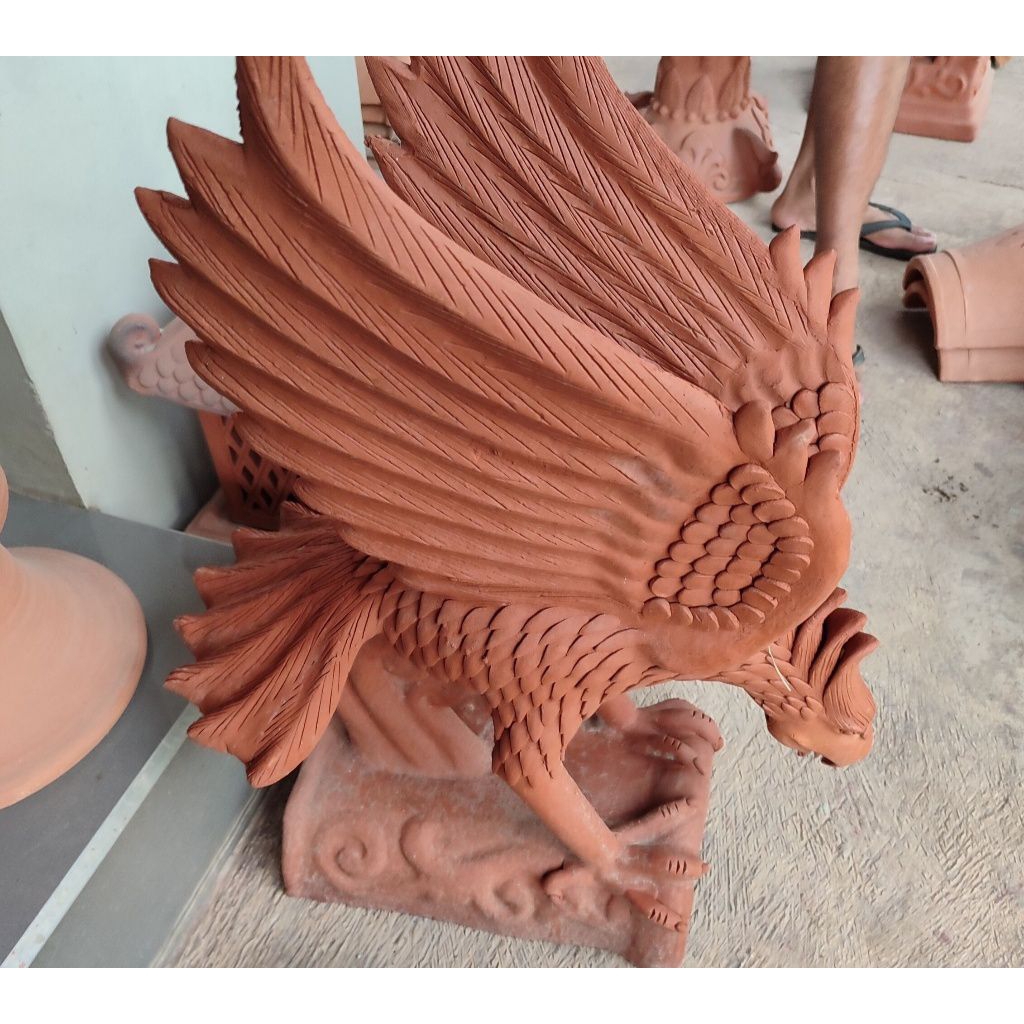 Sambungan Tengah Kerpus Wuwung Model Garuda/Accessories Kerpus Wuwung Garuda/Hiasan Genteng Model Ga