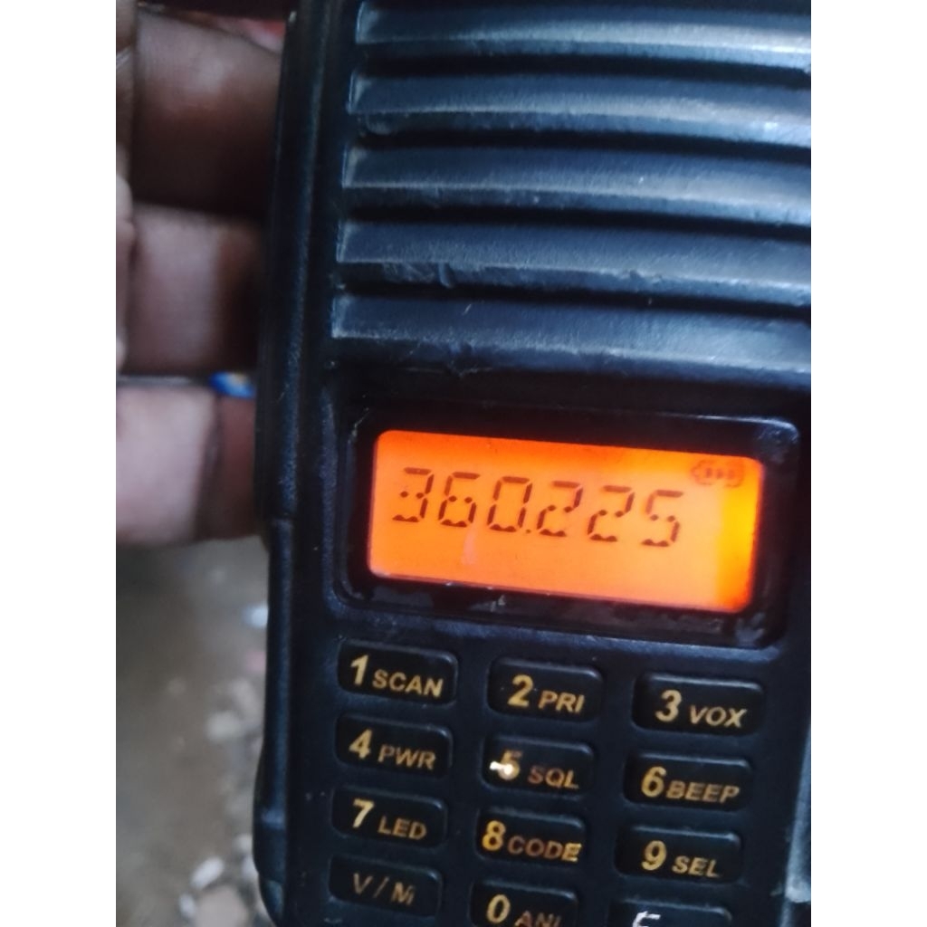 ht  clarigo dn 468uda frekuensi UHF 350-400