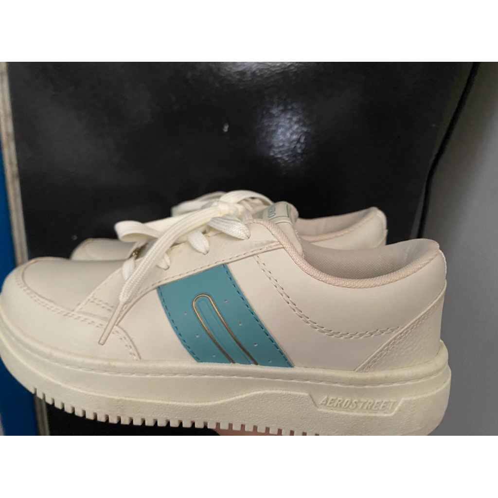 Sepatu Aero Street Putih