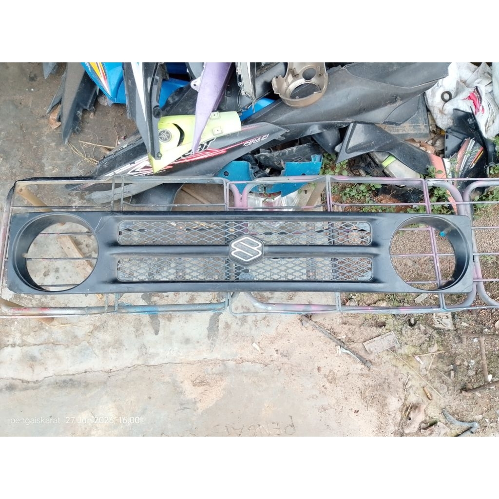 gril grill ram depan suzuki jimny jimni  katana original bekas