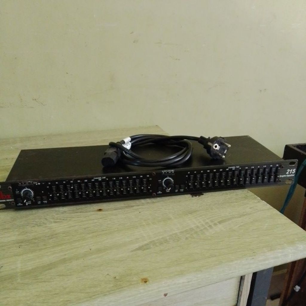 DBX EQ 215 (made in USA) ACC SOUND BEKAS Bagus
