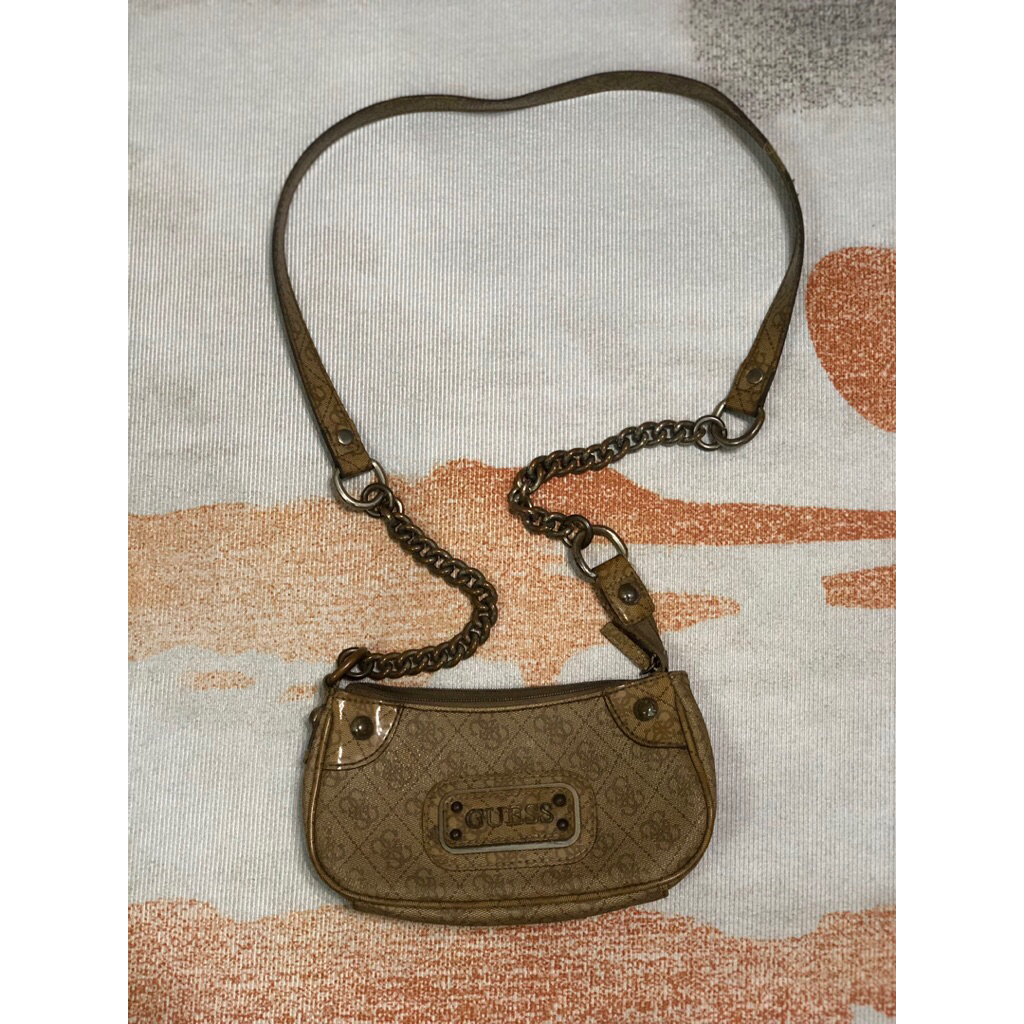 ‼️FLASH SALE‼️Guess mini sling bag / vintage guess sling bag