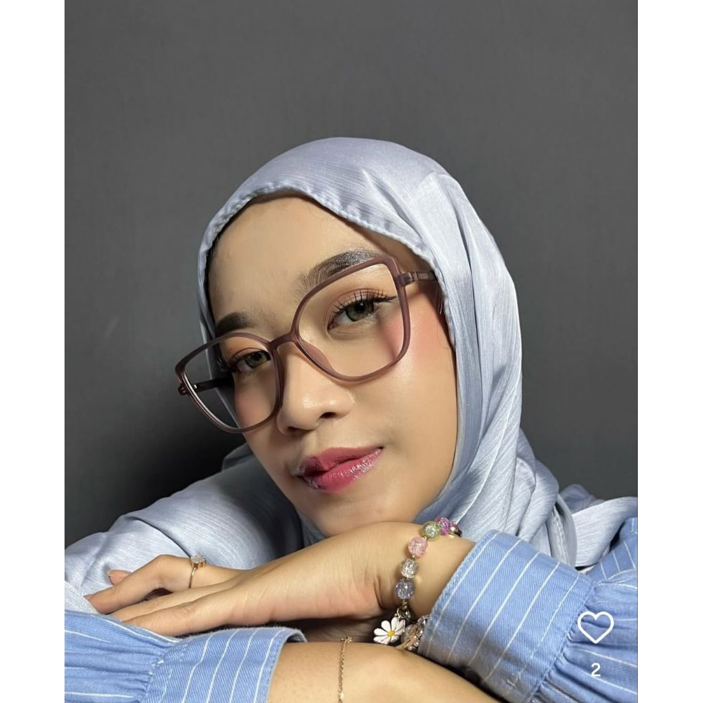 kacamata wanita, kacamata minus, kacamata photocromic free minus dan silinder.