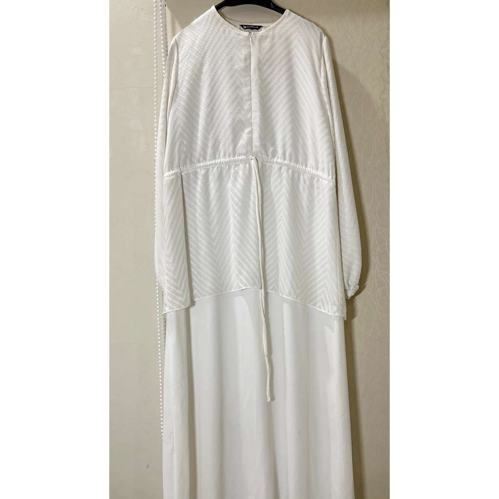 Preloved Dress White